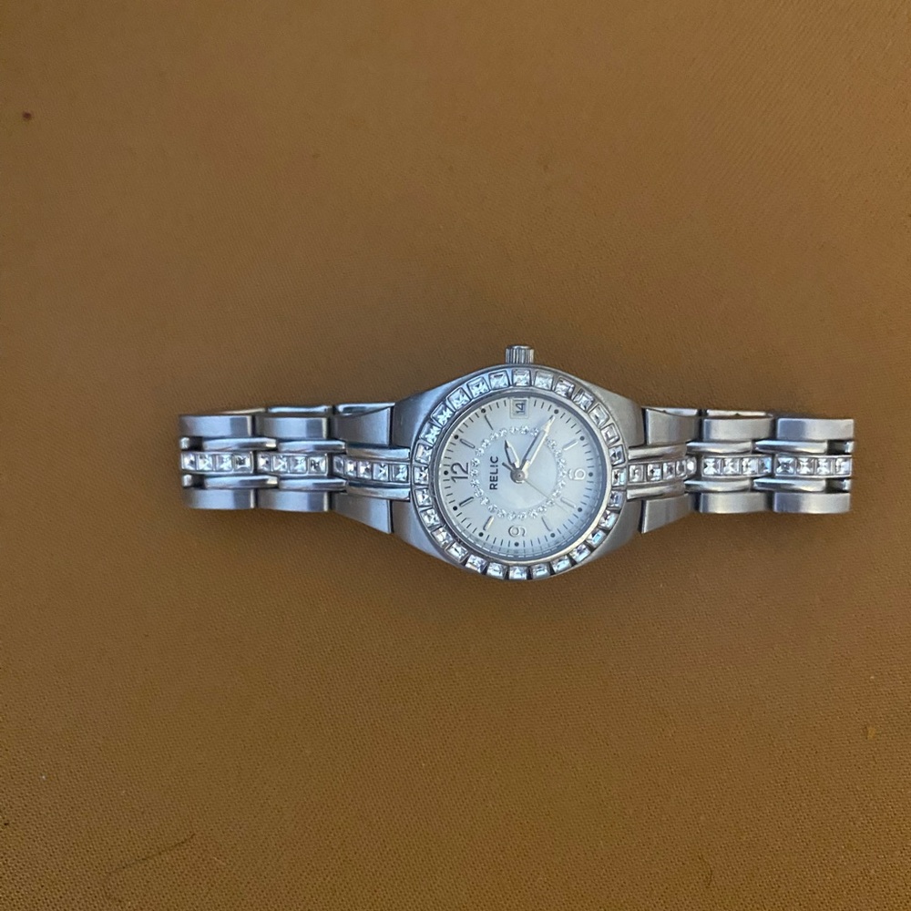 Women’s Diamond faced fossil watch